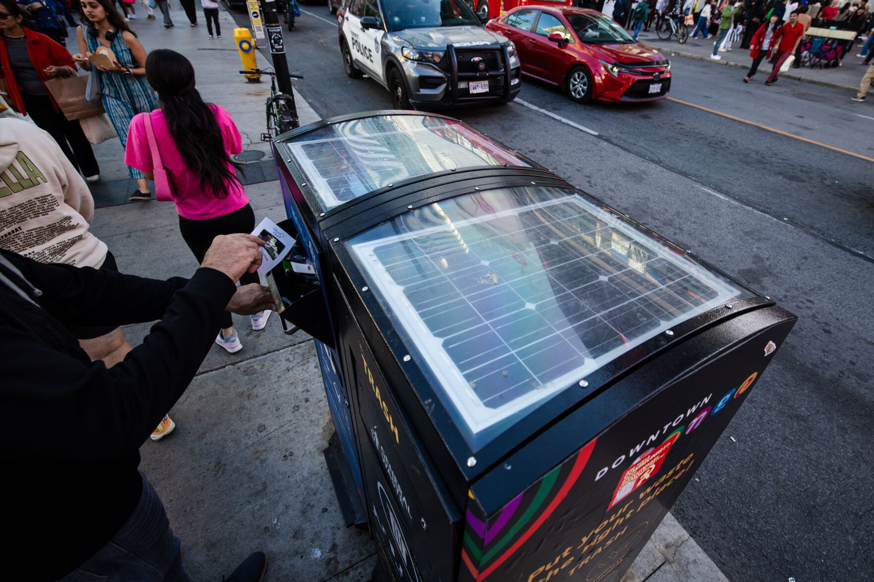 NL_Solar powered trash_0003.JPG